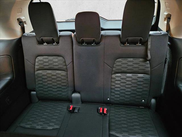 Used 2025 Nissan Pathfinder SV image 16