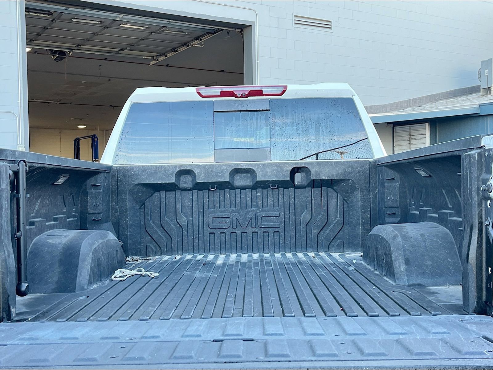 Used 2025 GMC Sierra 1500 AT4 w/ AT4 Premium Package image 28