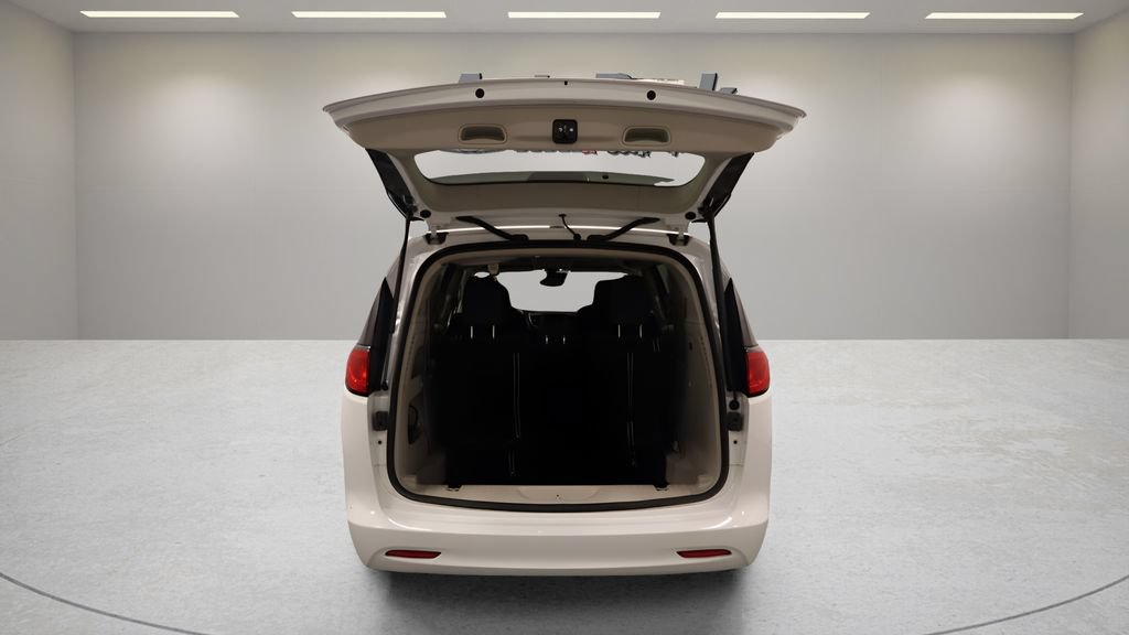 Certified 2023 Chrysler Voyager LX FWD image 21