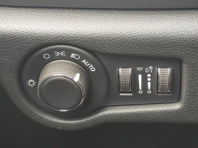 New 2027 Chrysler Pacifica Limited FWD image 30