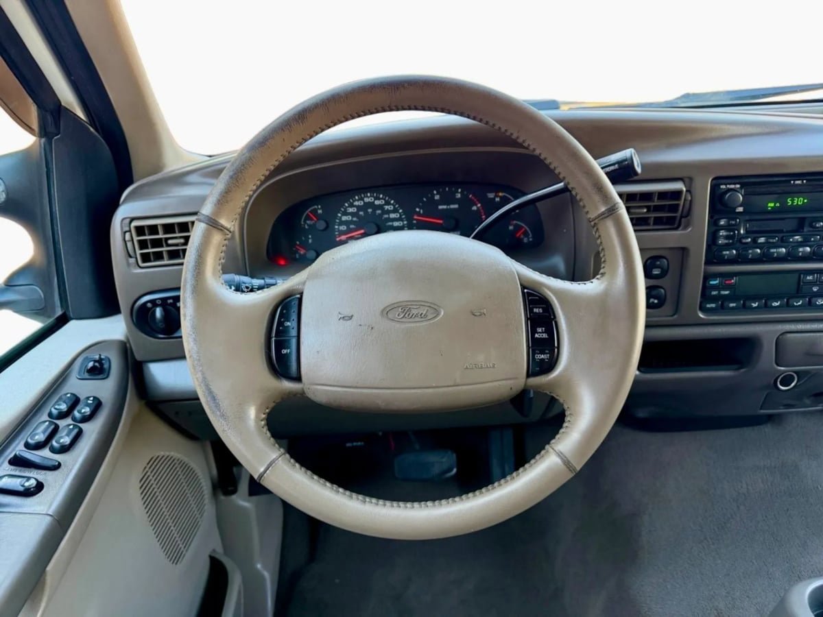 Used 2002 Ford Excursion Limited image 13