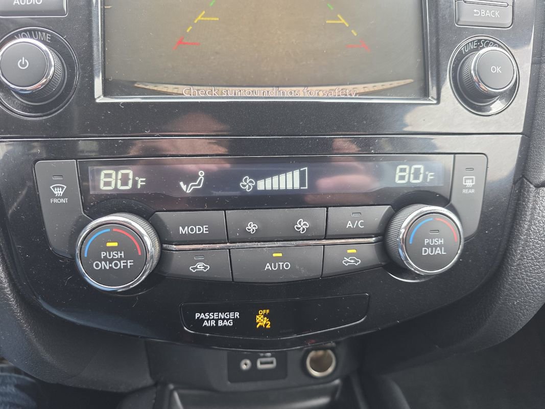 Used 2020 Nissan Rogue SV image 27