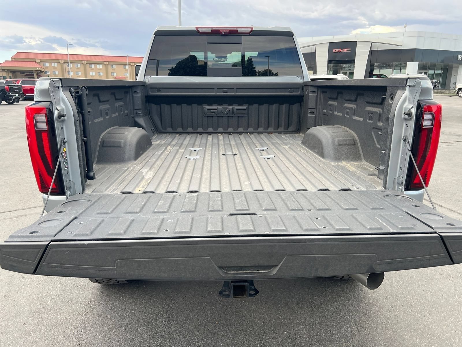 Used 2025 GMC Sierra 2500 Denali Ultimate AWD/4WD image 17