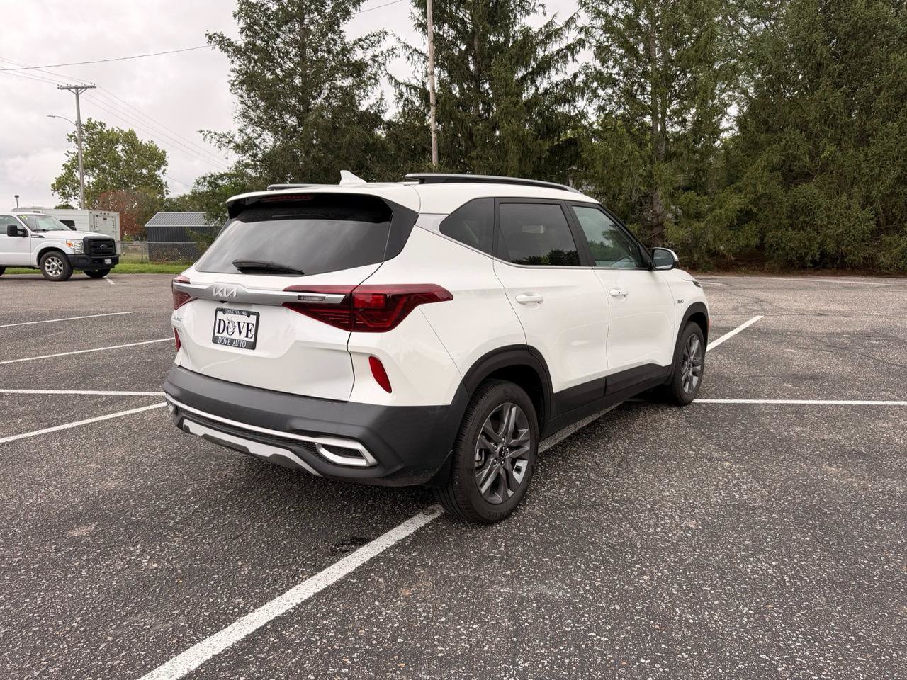 Used 2023 Kia Seltos S w/ Navigation Package AWD/4WD image 8