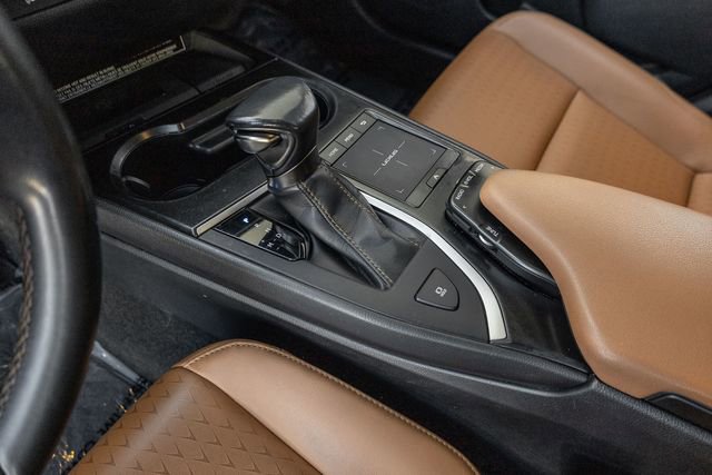Used 2022 Lexus UX 200 image 10
