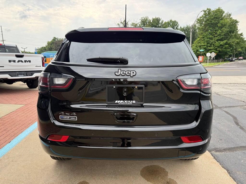 Used 2024 Jeep Compass Limited w/ High Altitude Package AWD/4WD image 4
