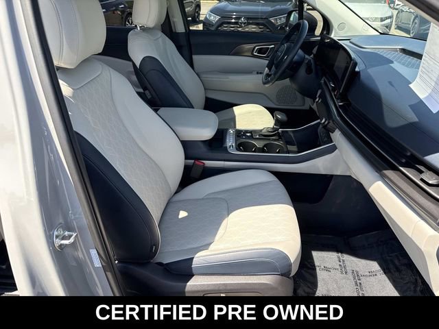 Used 2025 Kia Carnival SX w/ SX Dark Edition Package FWD image 9