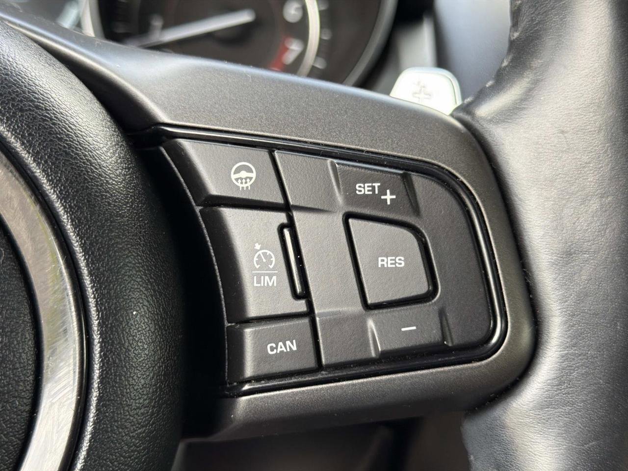 Used 2017 Jaguar F-TYPE R image 18