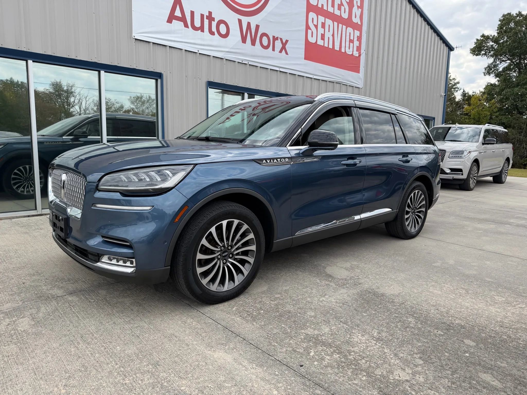 Used 2020 Lincoln Aviator Reserve w/ Equipment Group 201A image 19