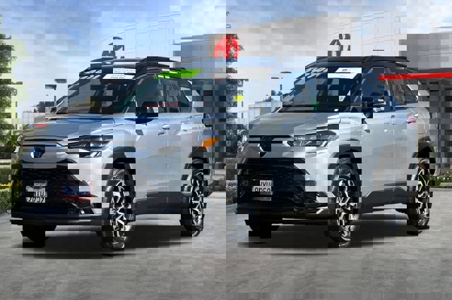 Certified 2024 Toyota Corolla Cross SE w/ Moonroof Package image 11