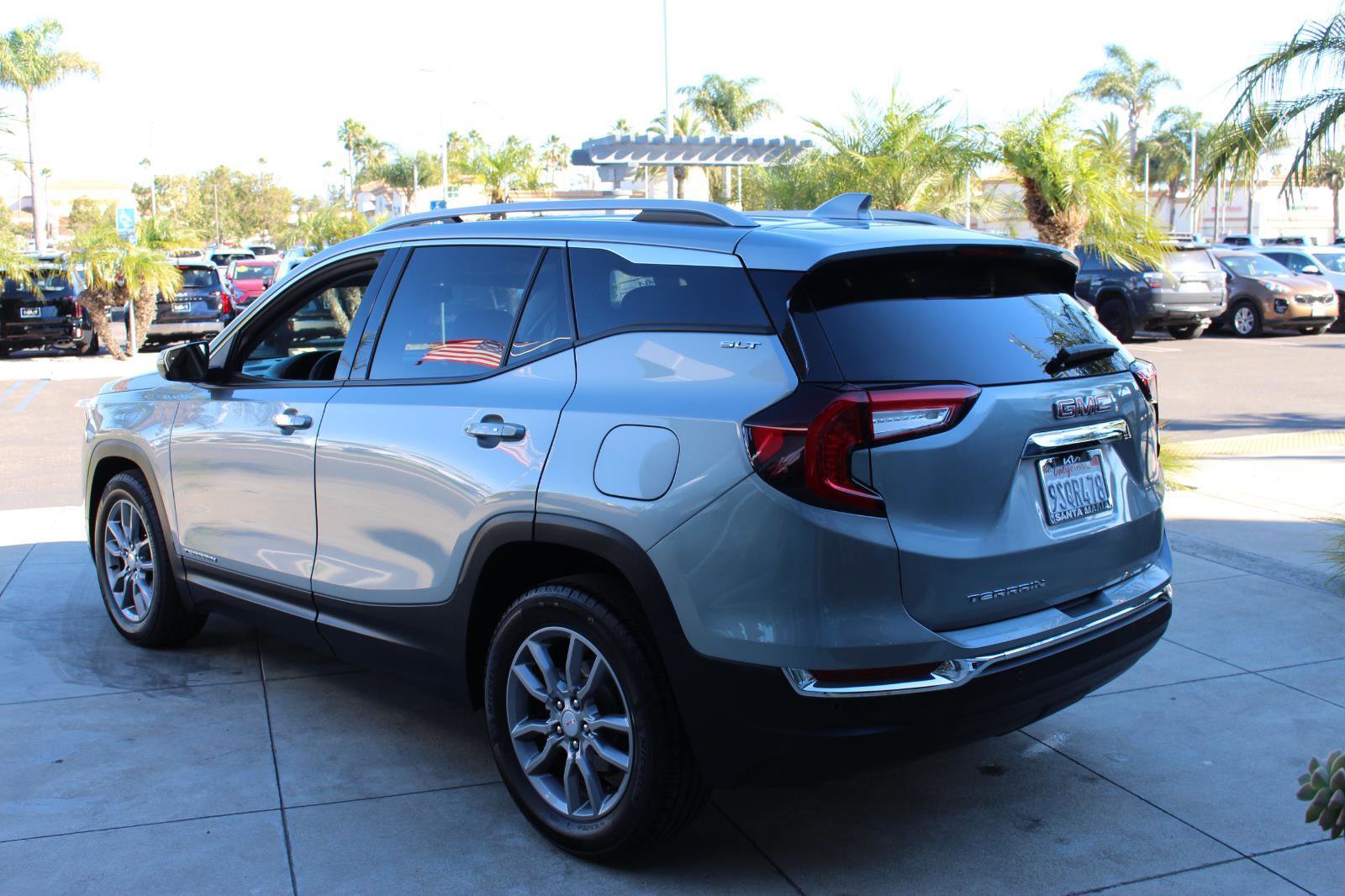 Used 2024 GMC Terrain SLT image 7