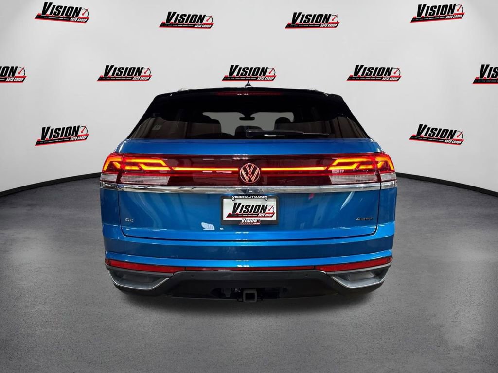 Used 2024 Volkswagen Atlas Cross Sport SE w/ Panoramic Sunroof Package image 6