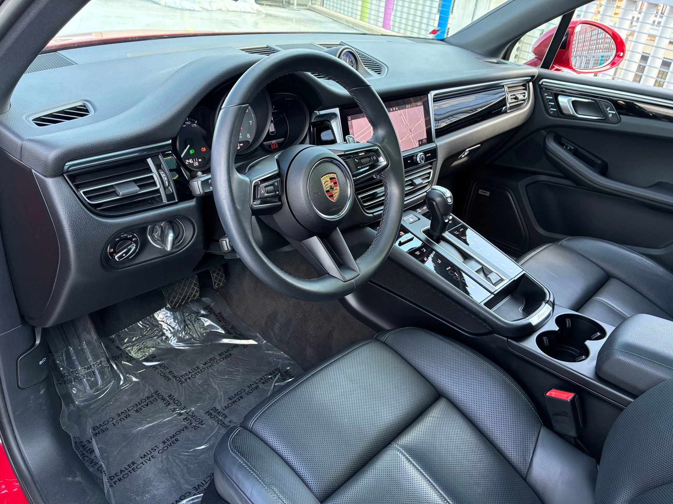 Certified 2023 Porsche Macan S image 4