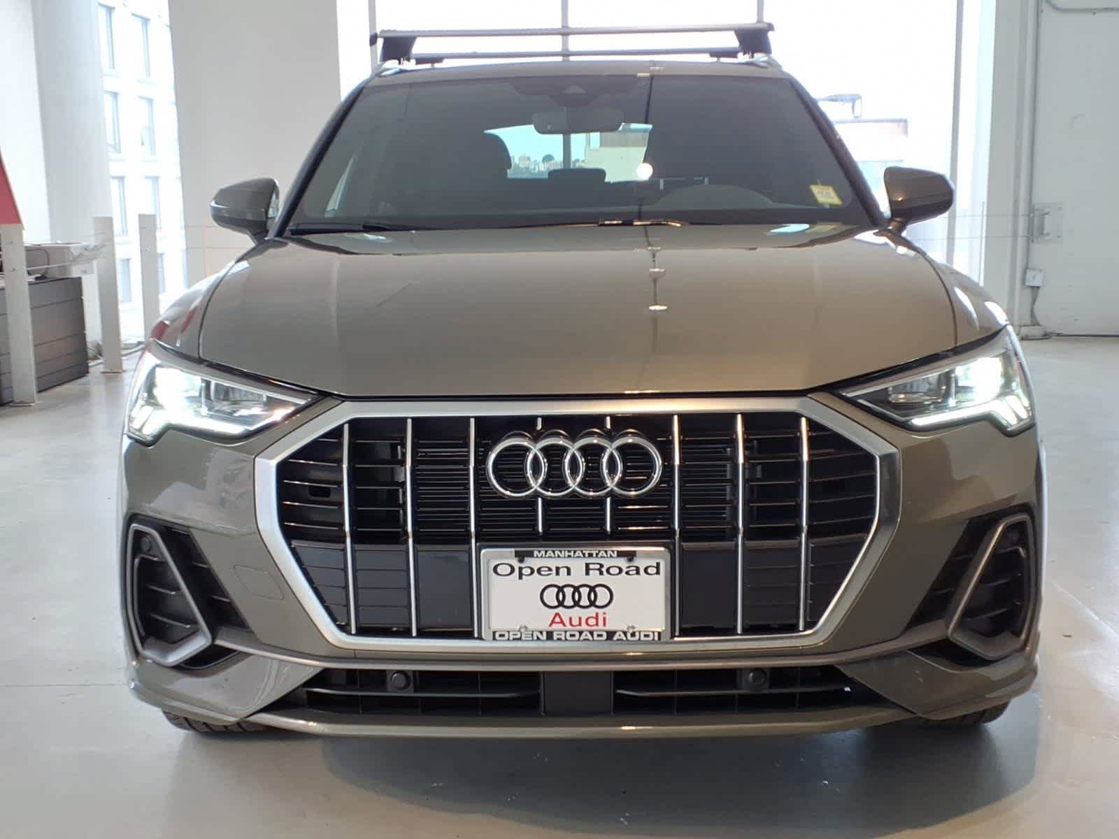 Used 2024 Audi Q3 2.0T Premium w/ Convenience Package AWD/4WD image 2