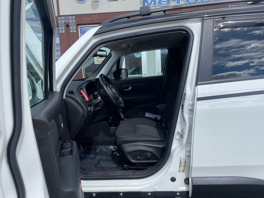 Used 2022 Jeep Renegade Trailhawk image 13