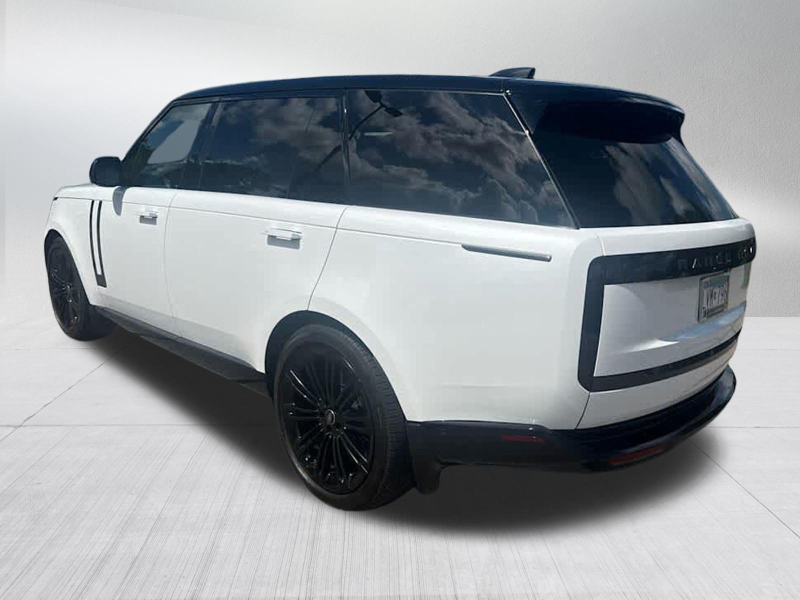 Certified 2025 Land Rover Range Rover Long Wheelbase SE AWD/4WD image 2