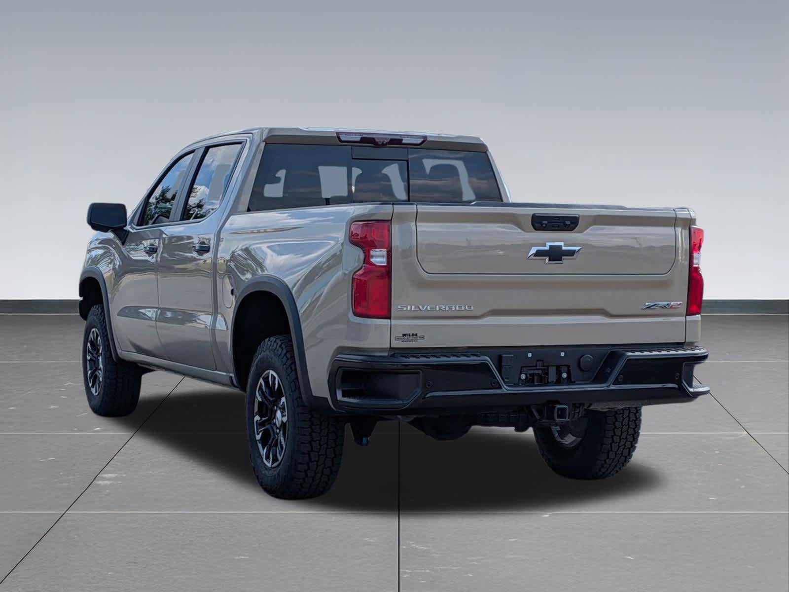 Used 2022 Chevrolet Silverado 1500 ZR2 w/ Technology Package AWD/4WD image 4