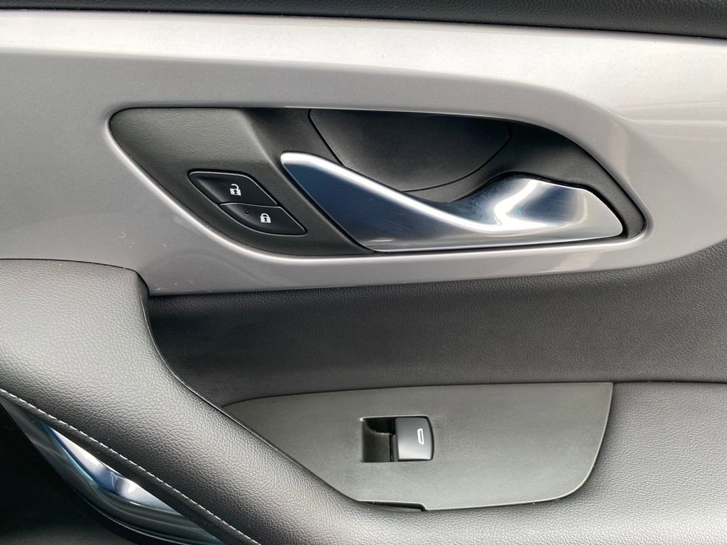 Used 2022 Chevrolet Blazer LT image 9