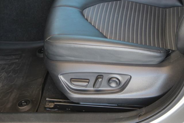 Used 2023 Toyota Camry SE FWD image 11
