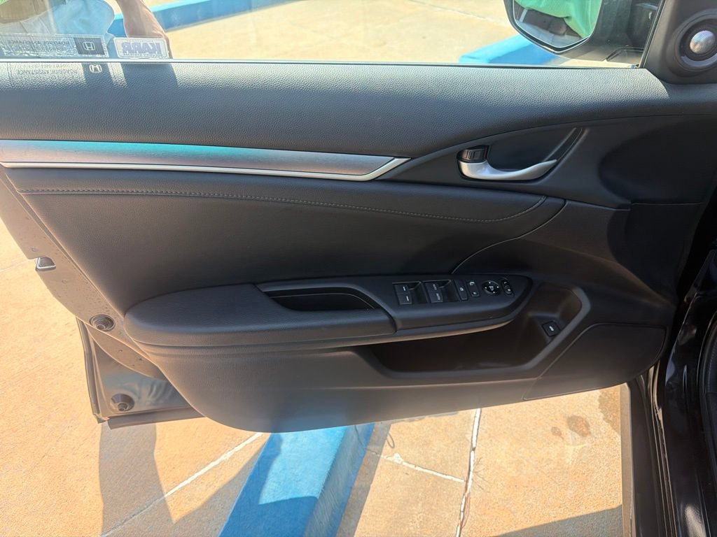 Used 2016 Honda Civic Touring image 14