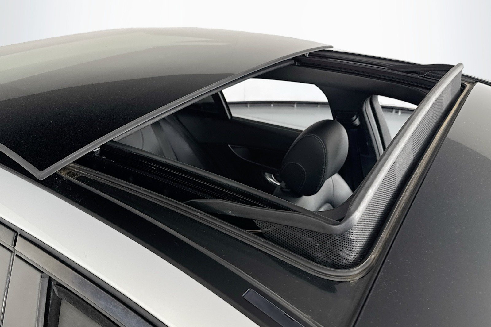 Certified 2018 Mercedes-Benz C 300 Sedan image 22
