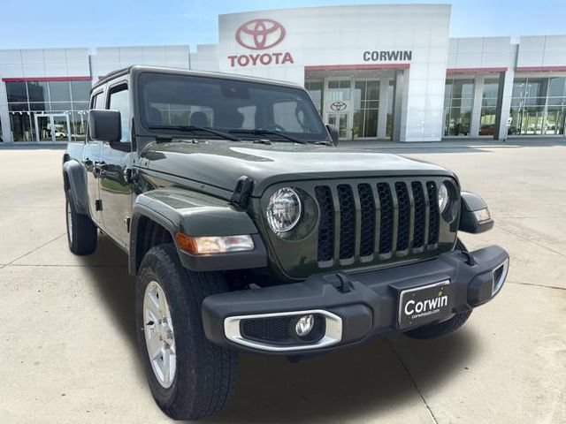 Used 2022 Jeep Gladiator Sport AWD/4WD image 2