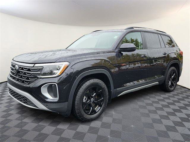 Certified 2025 Volkswagen Atlas Peak Edition SE image 3