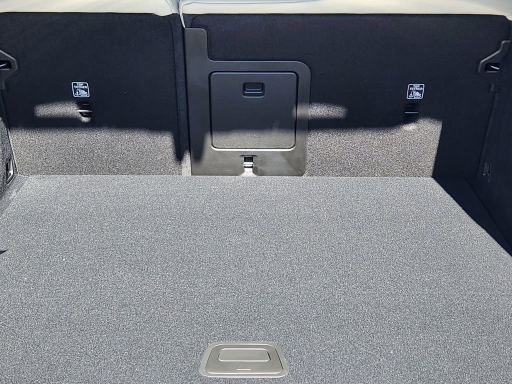 New 2026 Volvo XC60 T8 Ultra w/ Climate Package image 21