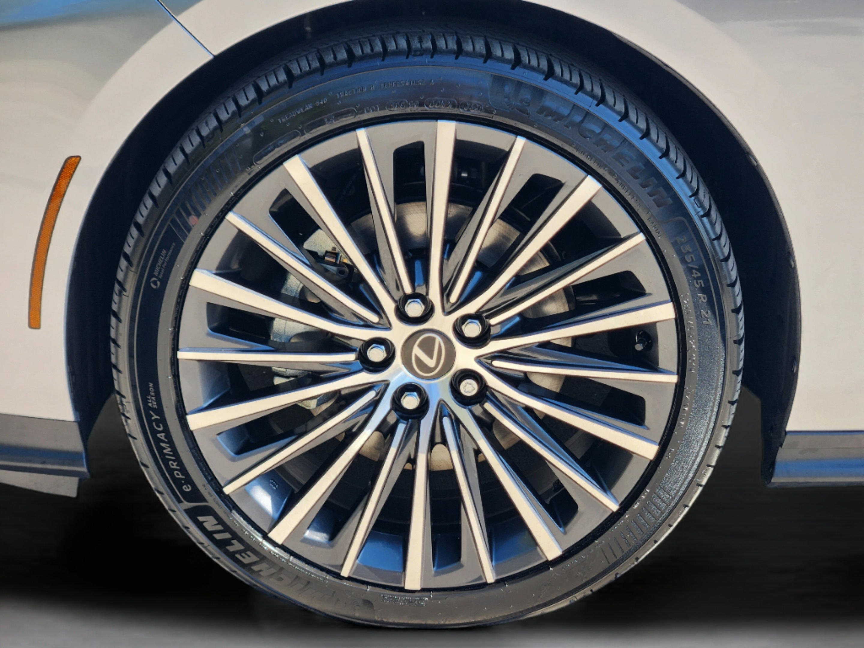 New 2026 Lexus ES 350e FWD image 23