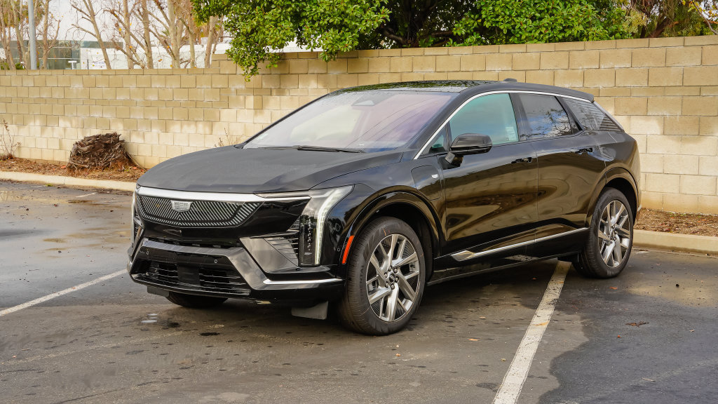 New 2027 Cadillac Optiq Luxury AWD/4WD image 3