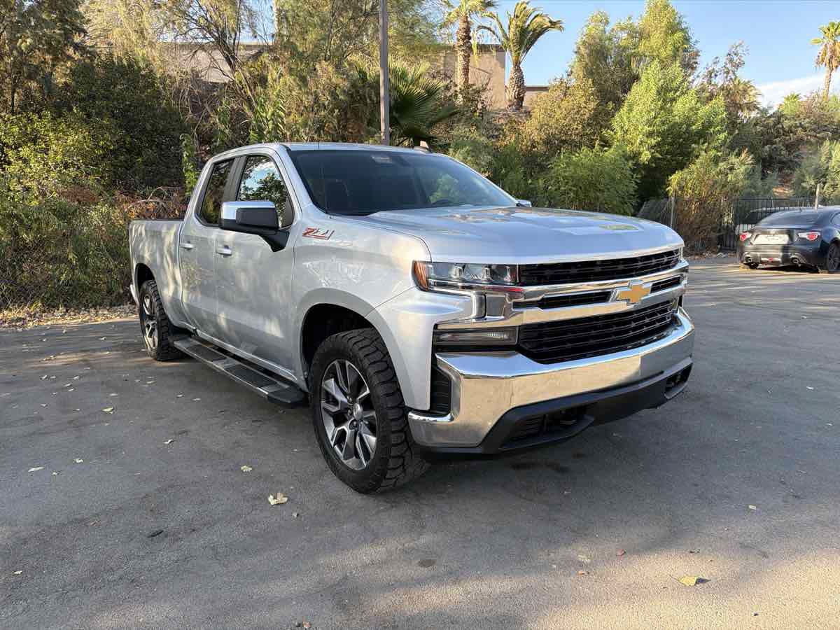 Used 2021 Chevrolet Silverado 1500 LT w/ Z71 Off-Road Package AWD/4WD image 1