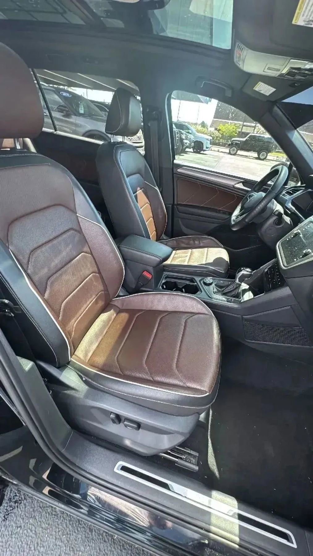 Used 2022 Volkswagen Tiguan SEL R-Line AWD/4WD image 13