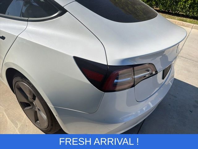 Used 2021 Tesla Model 3 Standard Range Plus image 9