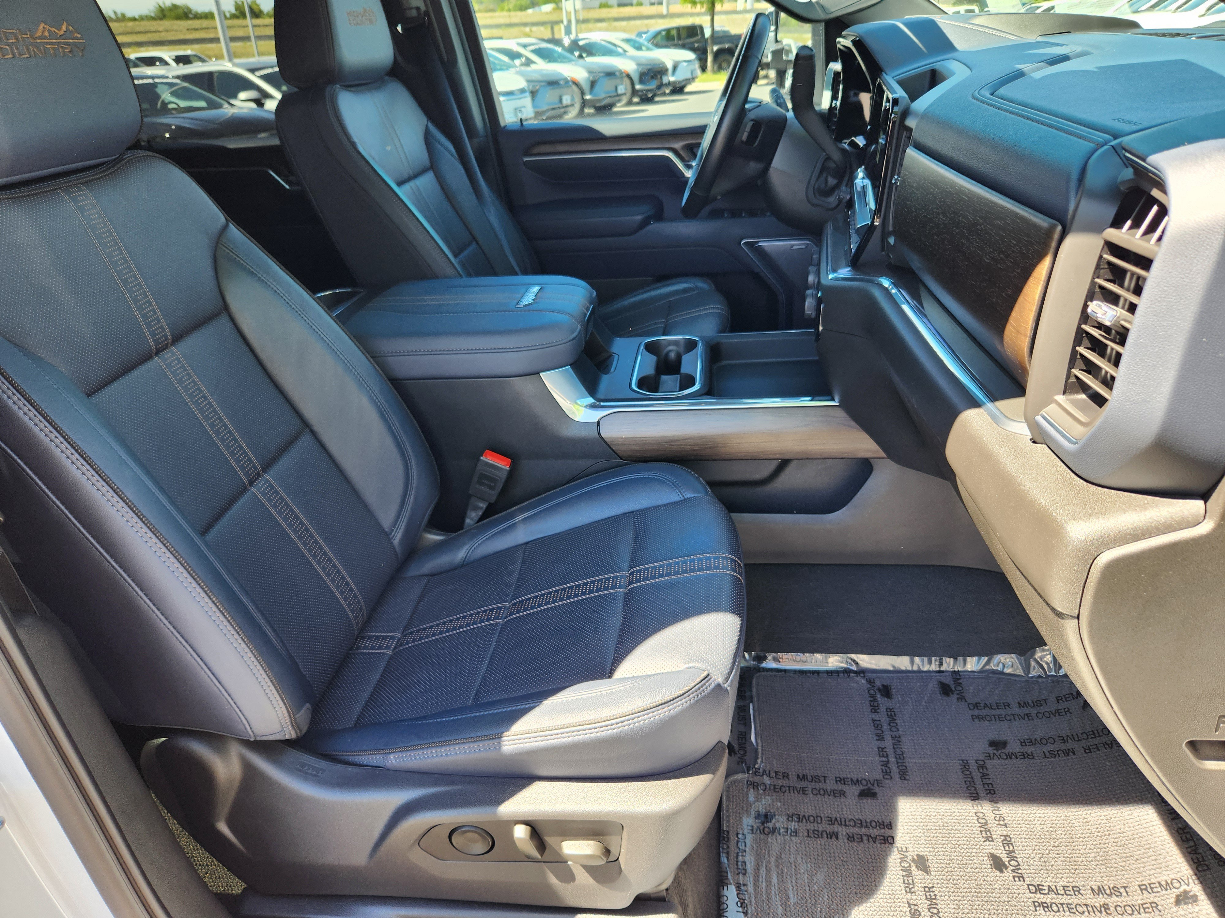 Used 2025 Chevrolet Silverado 3500 High Country w/ High Country Premium Package AWD/4WD image 19
