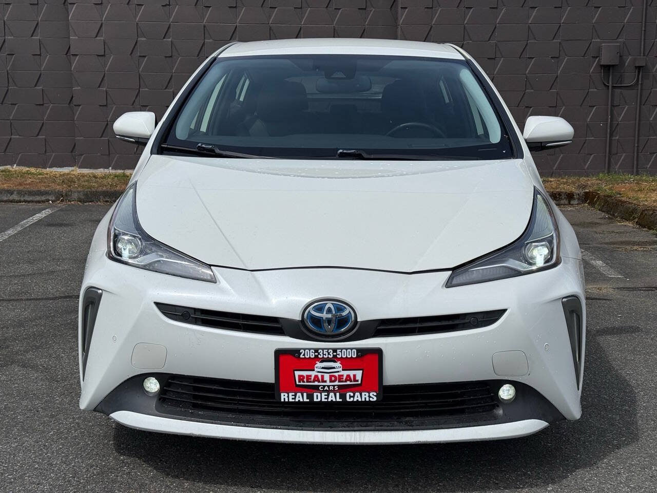 Used 2020 Toyota Prius XLE w/ Advanced Technology Package AWD/4WD image 2