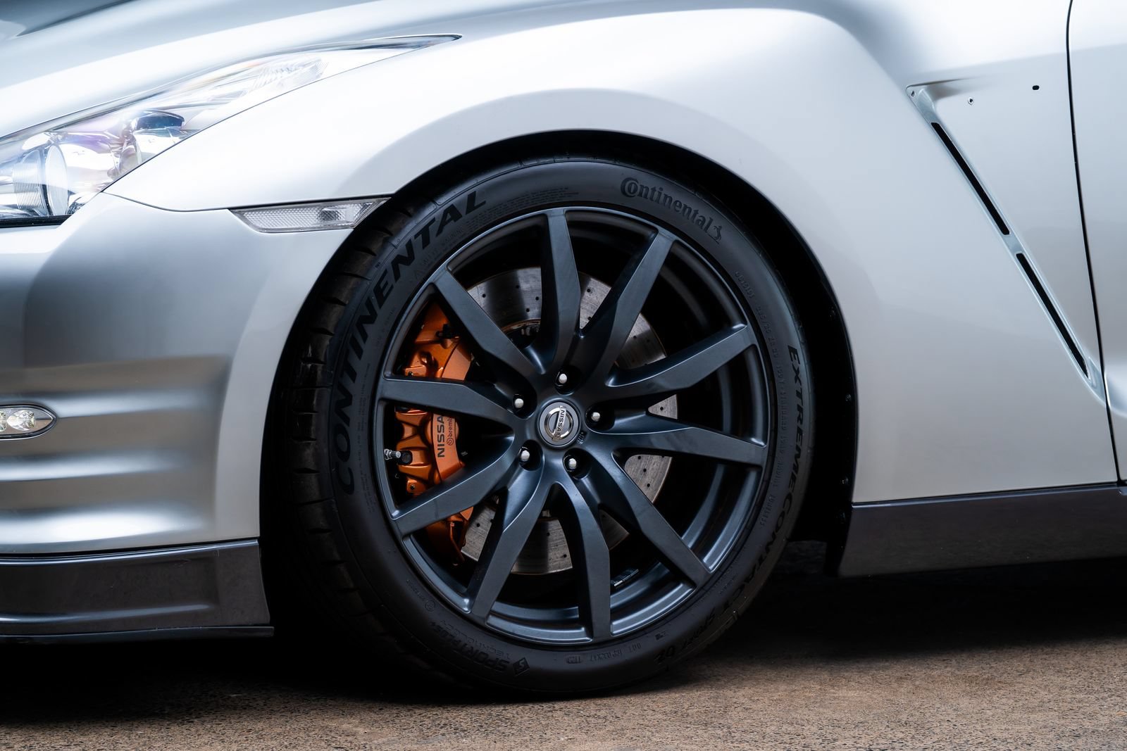Used 2014 Nissan GT-R Premium AWD/4WD image 7
