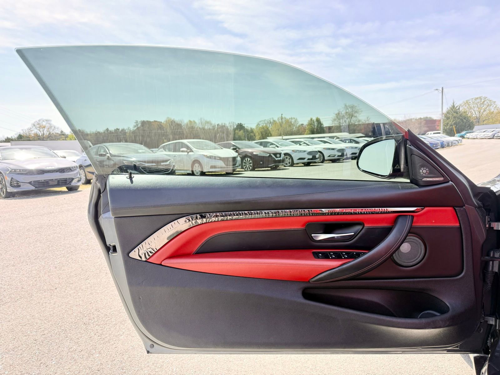 Used 2018 BMW M4 Convertible image 22