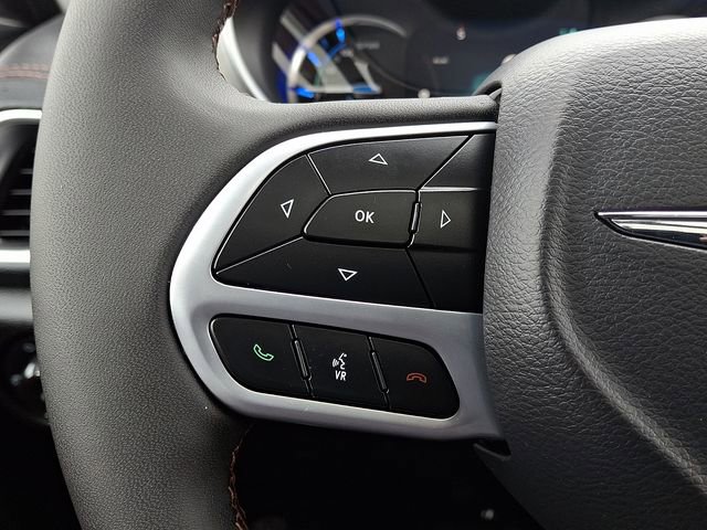 Used 2024 Chrysler Pacifica Pinnacle FWD image 24