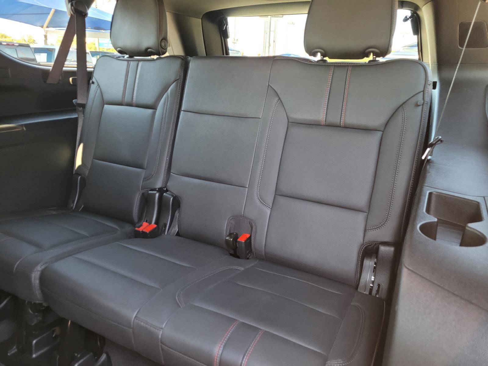 Used 2026 Chevrolet Suburban RST RWD image 4