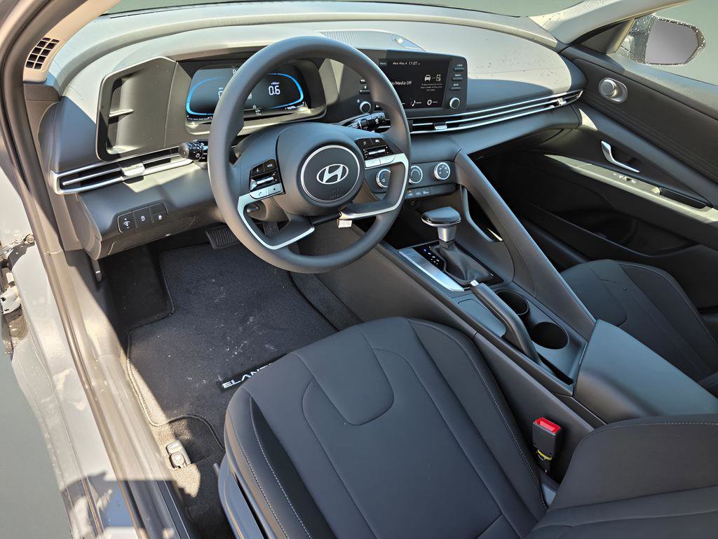 New 2026 Hyundai Elantra SE FWD image 14