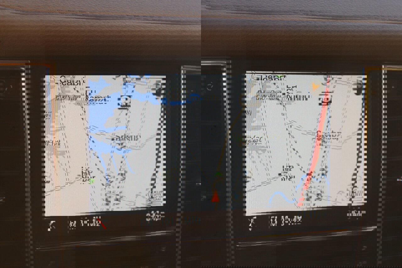 Used 2015 Porsche Panamera 4 image 10