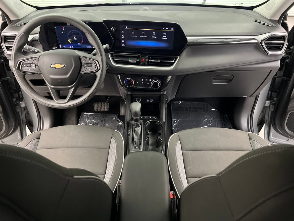 Used 2025 Chevrolet TrailBlazer LT AWD/4WD image 41