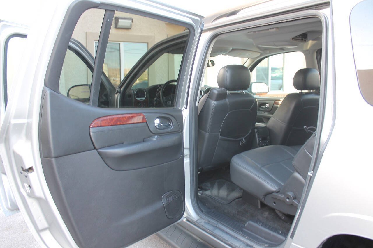 Used 2005 GMC Envoy XL SLT RWD image 17