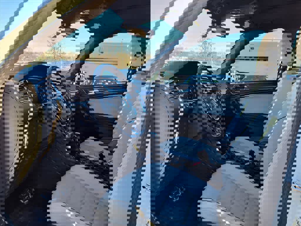 Used 2021 Volkswagen Tiguan SEL Premium R-Line w/ 3rd Row Seat Package image 14