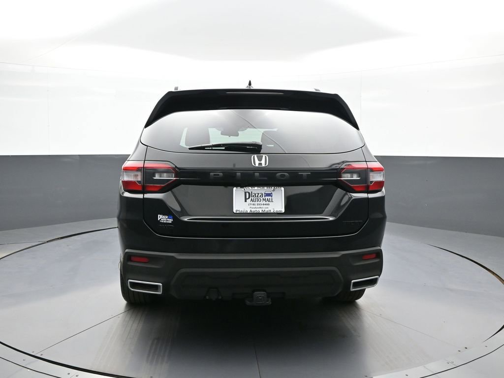 Certified 2023 Honda Pilot Sport image 7