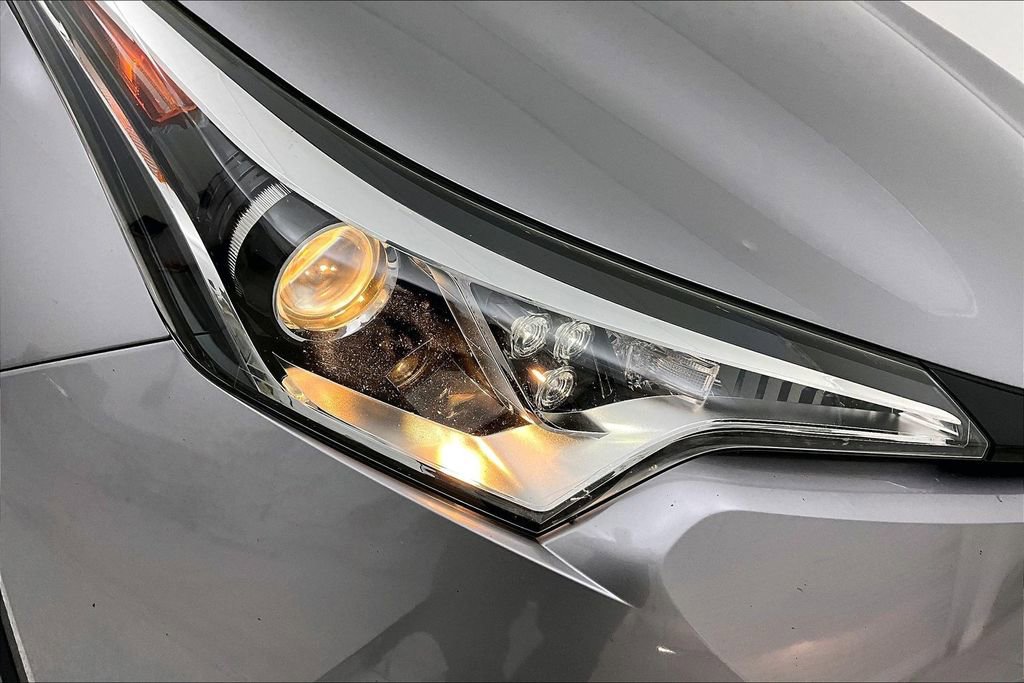 Used 2019 Toyota C-HR Limited image 34