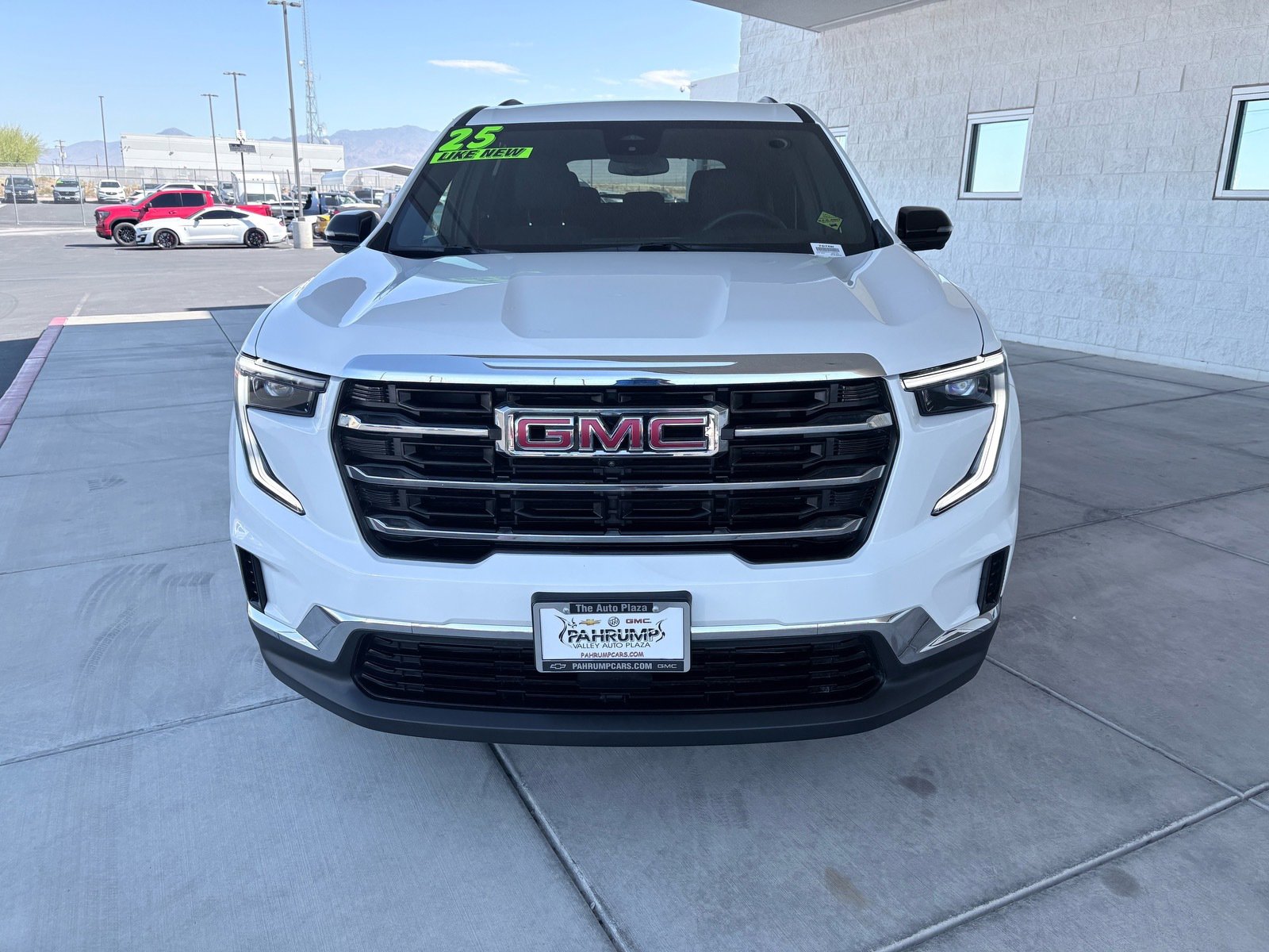 Used 2025 GMC Acadia Elevation image 8