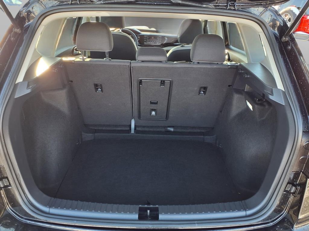 Used 2024 Volkswagen Taos S image 25