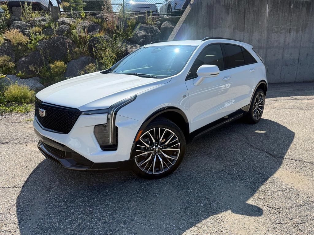 Used 2024 Cadillac XT4 Sport AWD/4WD image 2