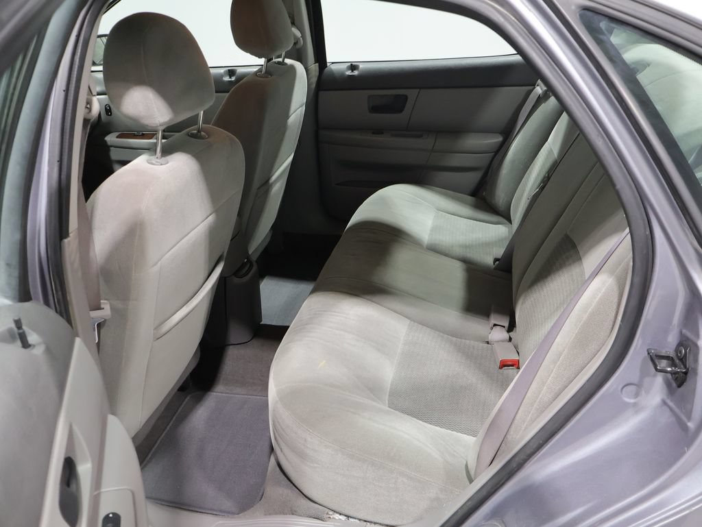 Used 2006 Ford Taurus SEL FWD image 17